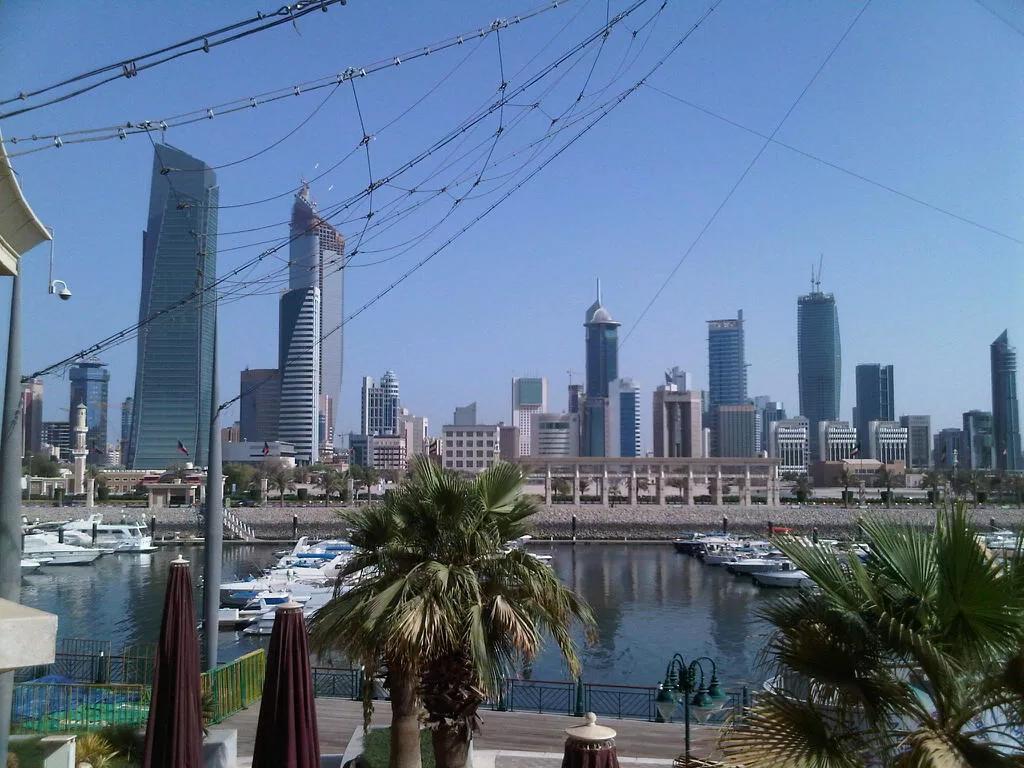 ابراج مدينة الكويت من جهة سوق شرق