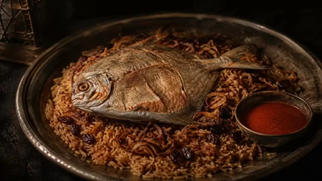 مطبق الزبيدي على صينية نحاسية