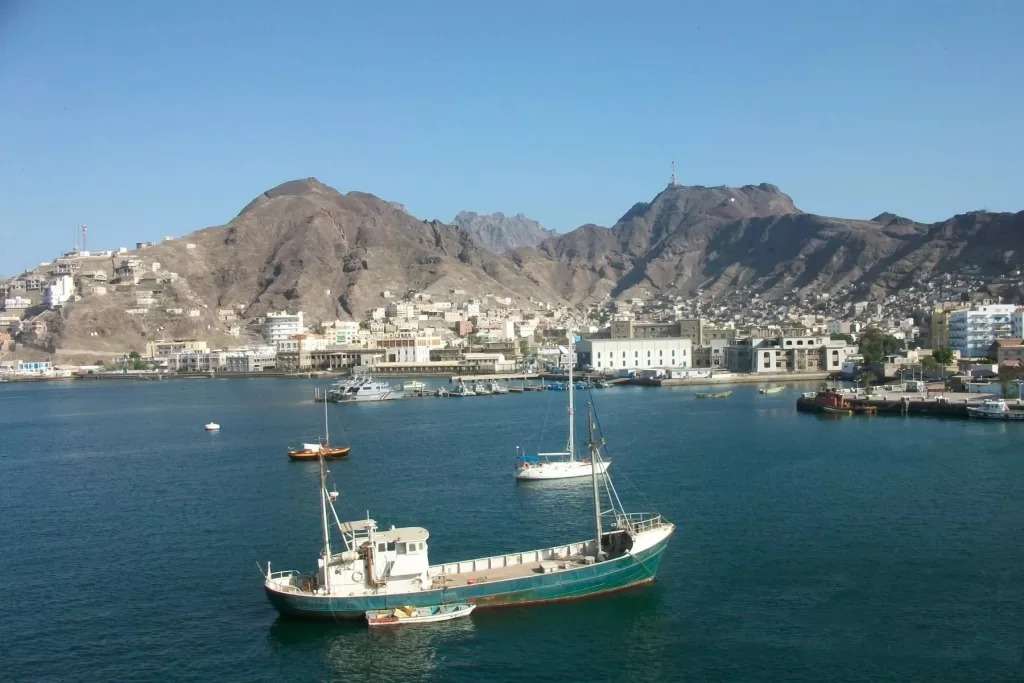 الخرافي: وحيد ابويه، وستة اشهر نيابة عن تاجر في كراتشي