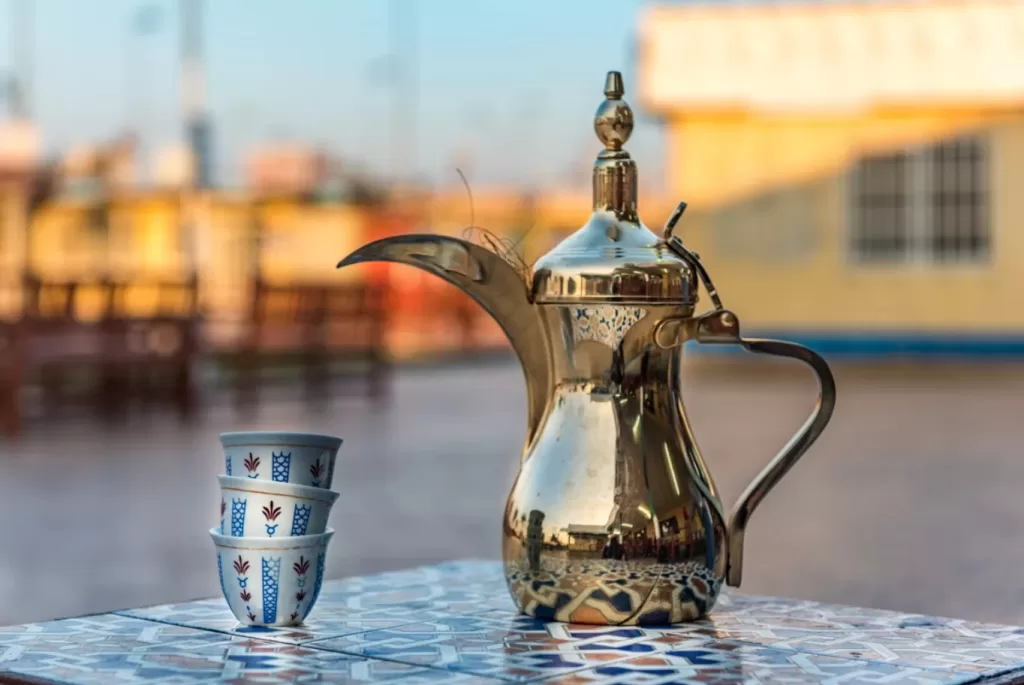 كل مهنة وقهوتها: خريطة مقاهي الكويت القديمة