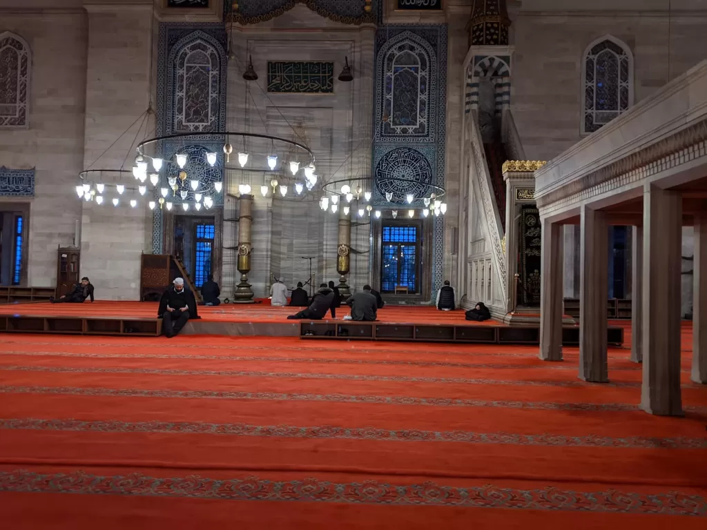الفتوى بالهاتف: تجاب شفويا، الا مسالة واحدة تحتاج حضوركما معا