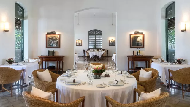 A restaurant dining room