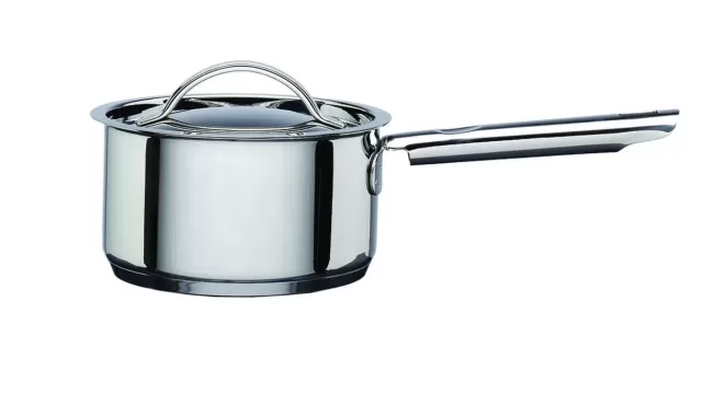 A saucepan with a side handle
