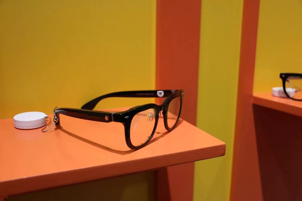 Snap’s Augmented Glasses: A Hundred and Thirty-Two Grams, and Three Countries