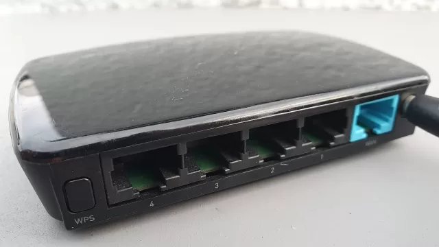 A wireless network router