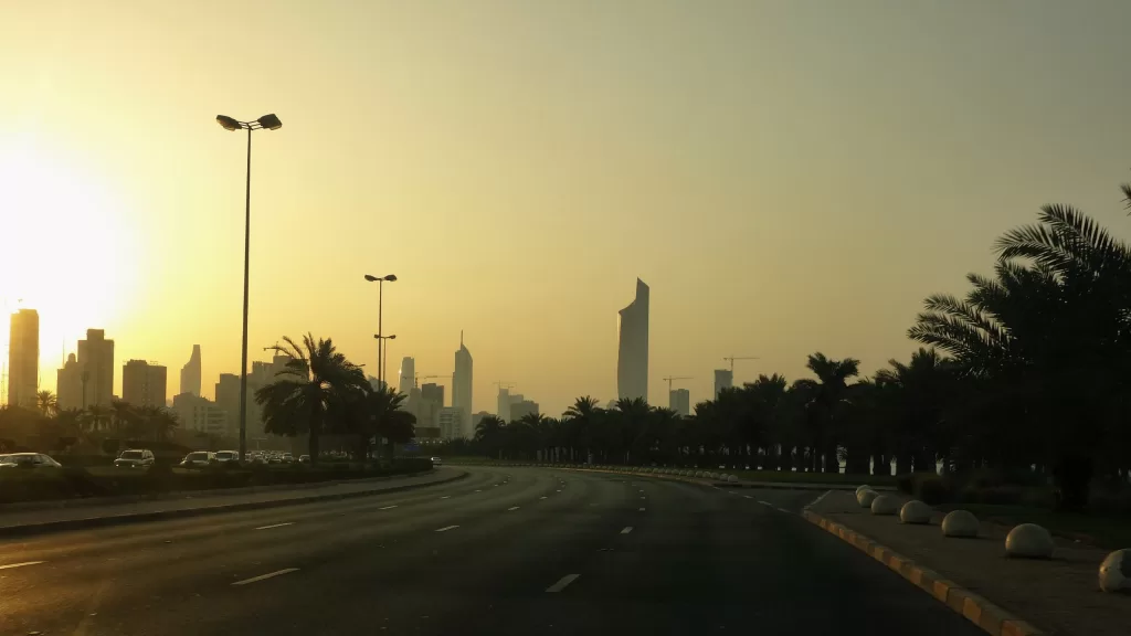 «الاشغال»: اغلاق حارات على طريق الملك فهد 15 يوما، وشارع في الجابرية حتى فجر الاحد